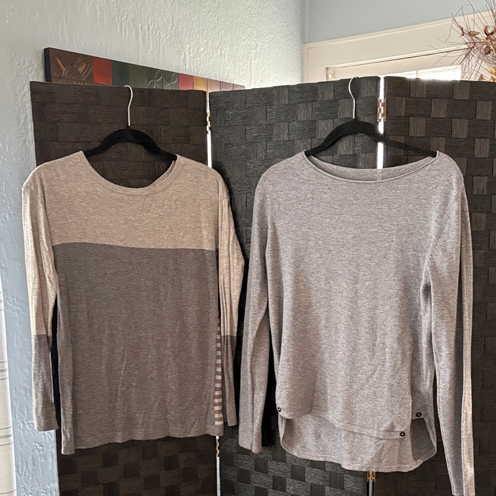 Tart Collections Gray Crew Neck Sweaters